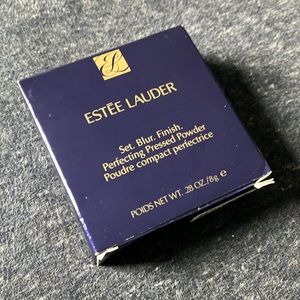 NIB Pressed Powder Light Medium